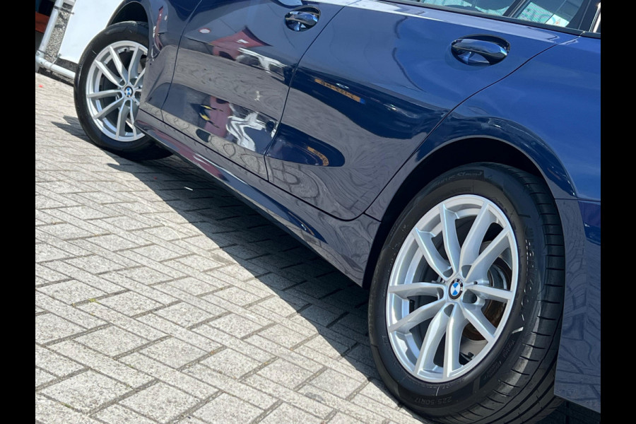 BMW 3 Serie Touring 318i NL AUTO | CARPLAY | ELEKTRISCHE KLEP | CRUISE |
