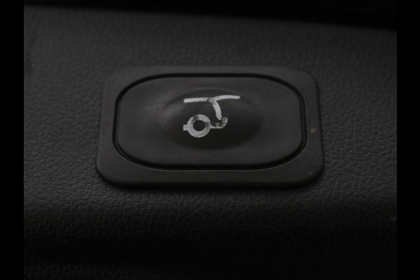 Ford Focus 1.0 EcoBoost Titanium X Business | Automaat | Stoel & Stuurverwarming | Camera | Trekhaak | Adaptive cruise | LED
