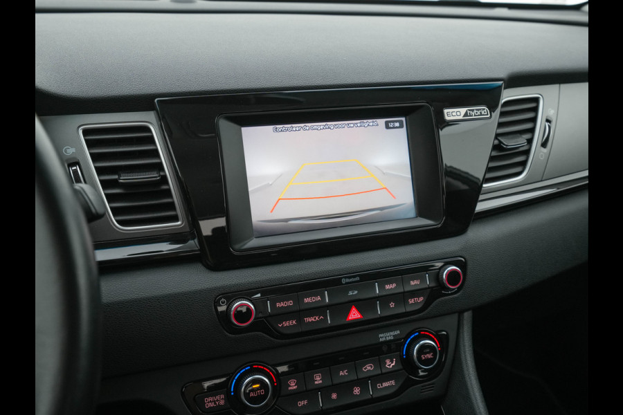 Kia Niro 1.6 GDi Hybrid ExecutiveLine Aut. *LEATHER-FABRIC | NAVI-FULLMAP | KEYLESS | CAMERA | COMFORT-SEATS | DIGI-COCKPIT | LANE-ASSIST | ECC | CARPLAY | PDC | 16''ALU*