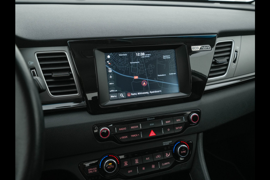 Kia Niro 1.6 GDi Hybrid ExecutiveLine Aut. *LEATHER-FABRIC | NAVI-FULLMAP | KEYLESS | CAMERA | COMFORT-SEATS | DIGI-COCKPIT | LANE-ASSIST | ECC | CARPLAY | PDC | 16''ALU*