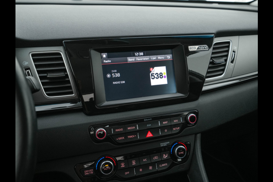 Kia Niro 1.6 GDi Hybrid ExecutiveLine Aut. *LEATHER-FABRIC | NAVI-FULLMAP | KEYLESS | CAMERA | COMFORT-SEATS | DIGI-COCKPIT | LANE-ASSIST | ECC | CARPLAY | PDC | 16''ALU*