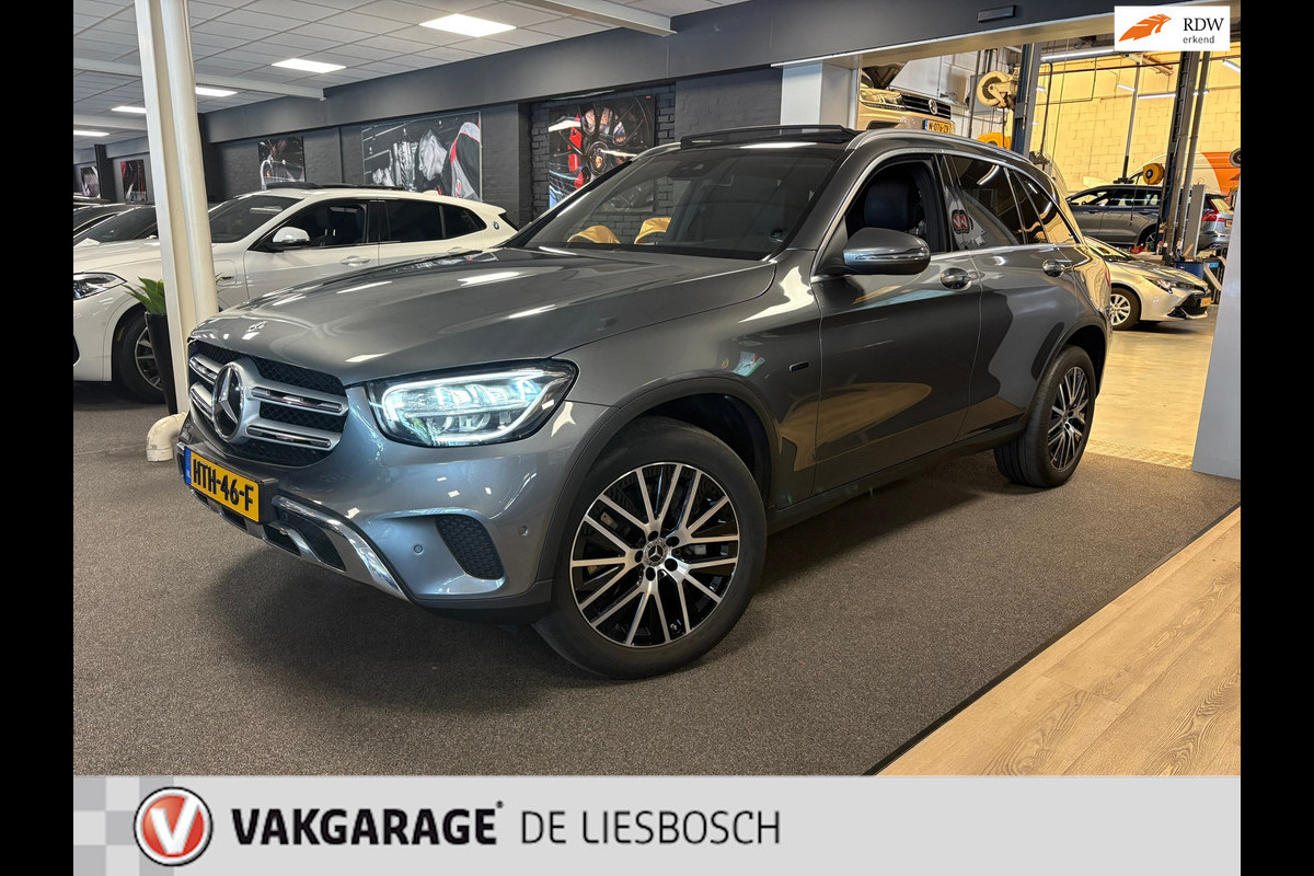 Mercedes-Benz GLC 300e 4MATIC Premium Plus / trekhaak / sfeer verlichting / panorama-dak / virtual Mercedes-Benz GLC 300e 4MATIC Premium Plus / trekhaak / sfeer verlichting / panorama-dak / virtual