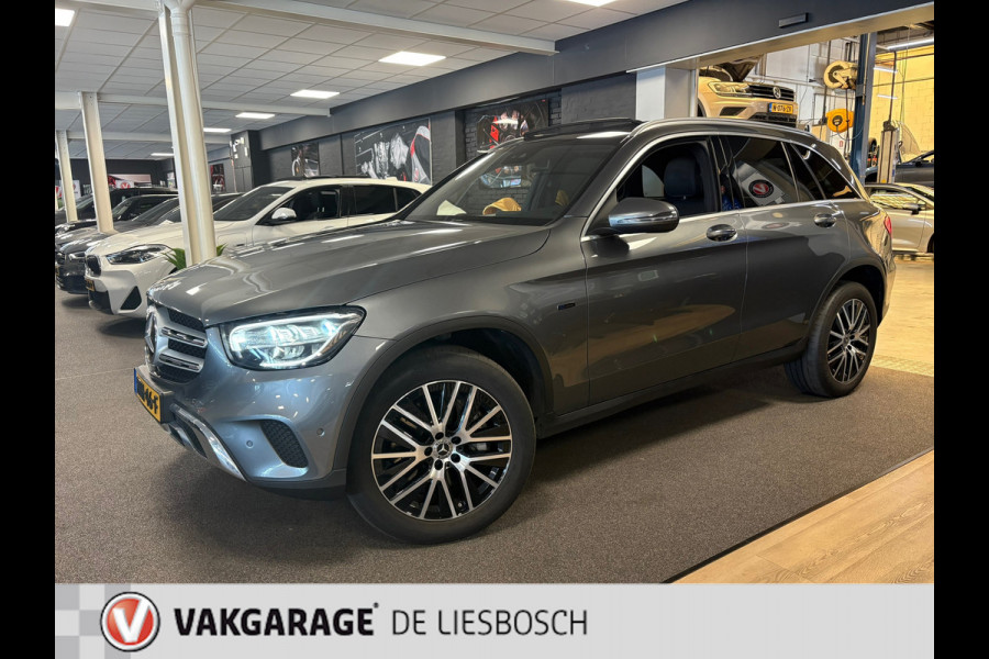 Mercedes-Benz GLC 300e 4MATIC Premium Plus / trekhaak / sfeer verlichting / panorama-dak / virtual