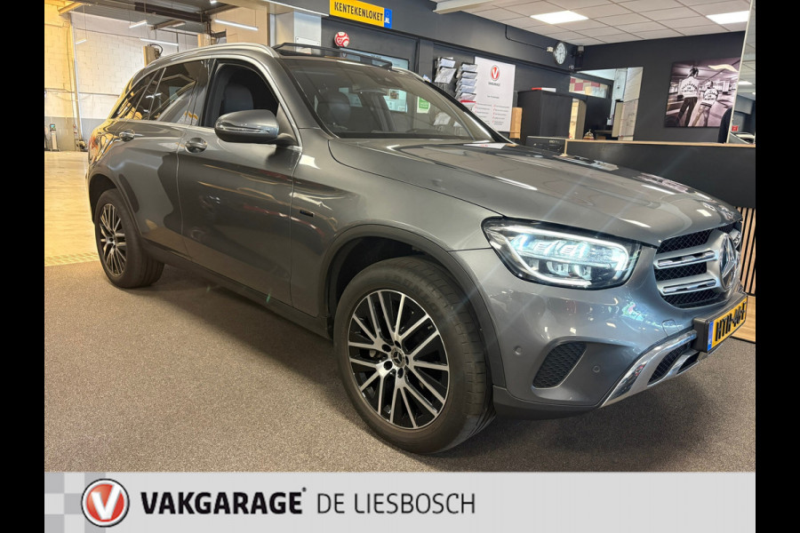 Mercedes-Benz GLC 300e 4MATIC Premium Plus / trekhaak / sfeer verlichting / panorama-dak / virtual