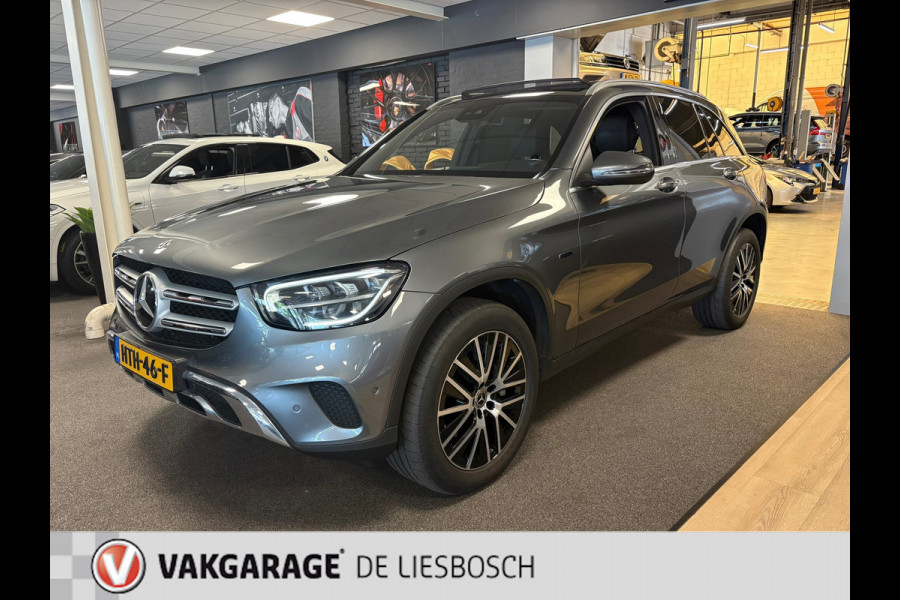 Mercedes-Benz GLC 300e 4MATIC Premium Plus / trekhaak / sfeer verlichting / panorama-dak / virtual