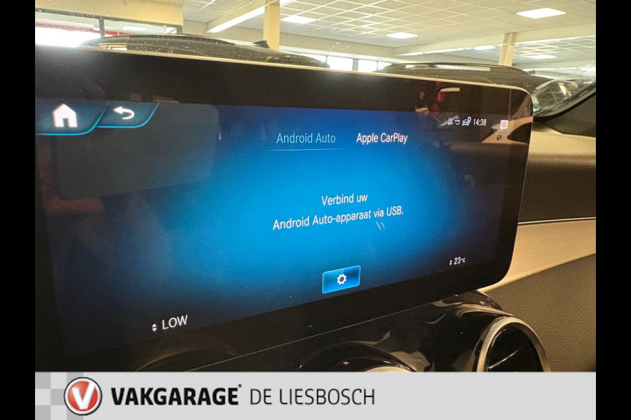 Mercedes-Benz GLC 300e 4MATIC Premium Plus / trekhaak / sfeer verlichting / panorama-dak / virtual