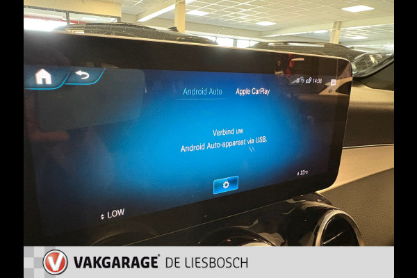 Mercedes-Benz GLC 300e 4MATIC Premium Plus / trekhaak / sfeer verlichting / panorama-dak / virtual