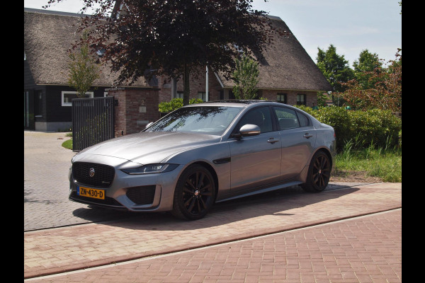 Jaguar XE 2.0 P250 HSE | R-Dynamic | Panoramadak | Camera | Apple Carplay | Cruise Control | Leer | Automaat |