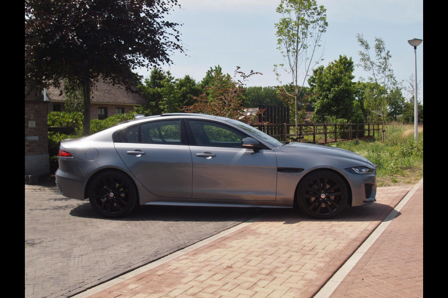 Jaguar XE 2.0 P250 HSE | R-Dynamic | Panoramadak | Camera | Apple Carplay | Cruise Control | Leer | Automaat |