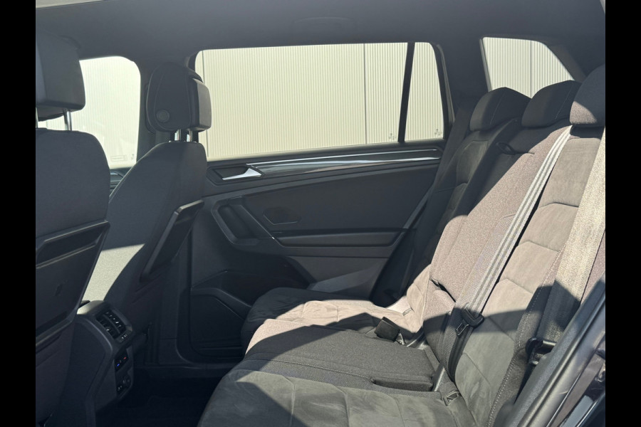 Volkswagen Tiguan Allspace 1.5 TSI * R-Line * Camera * Trekhaak * Visueel Cockpit *