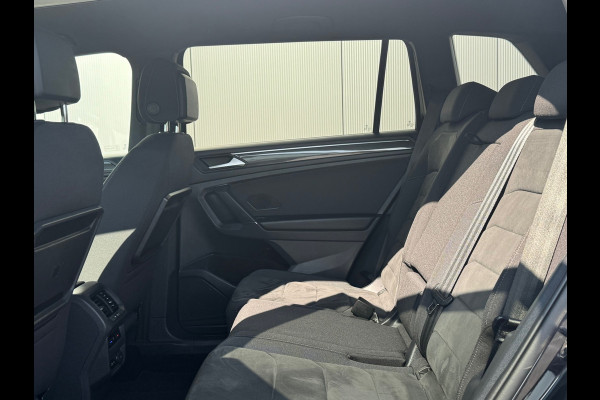 Volkswagen Tiguan Allspace 1.5 TSI * R-Line * Camera * Trekhaak * Visueel Cockpit *