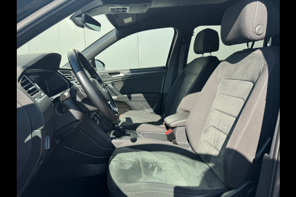 Volkswagen Tiguan Allspace 1.5 TSI * R-Line * Camera * Trekhaak * Visueel Cockpit *