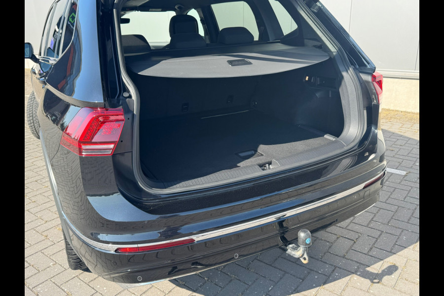 Volkswagen Tiguan Allspace 1.5 TSI * R-Line * Camera * Trekhaak * Visueel Cockpit *