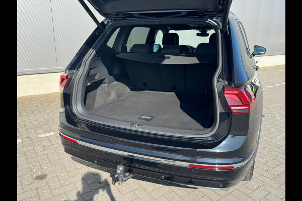 Volkswagen Tiguan Allspace 1.5 TSI * R-Line * Camera * Trekhaak * Visueel Cockpit *