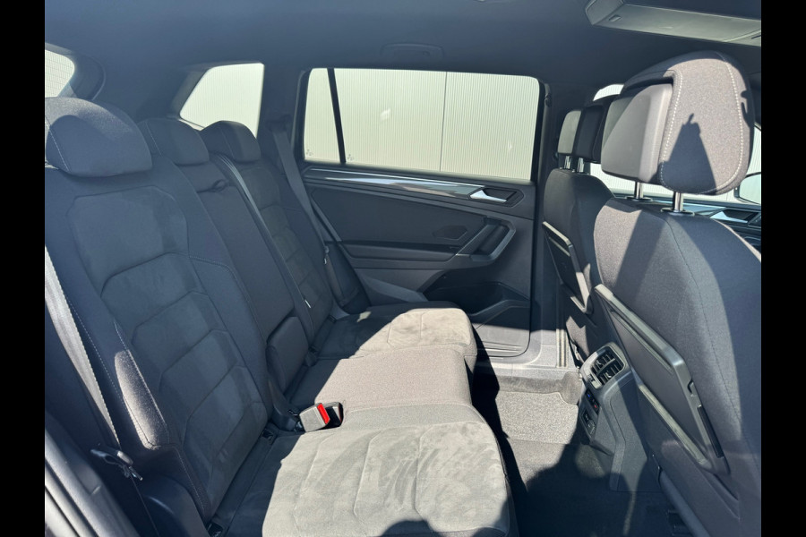 Volkswagen Tiguan Allspace 1.5 TSI * R-Line * Camera * Trekhaak * Visueel Cockpit *