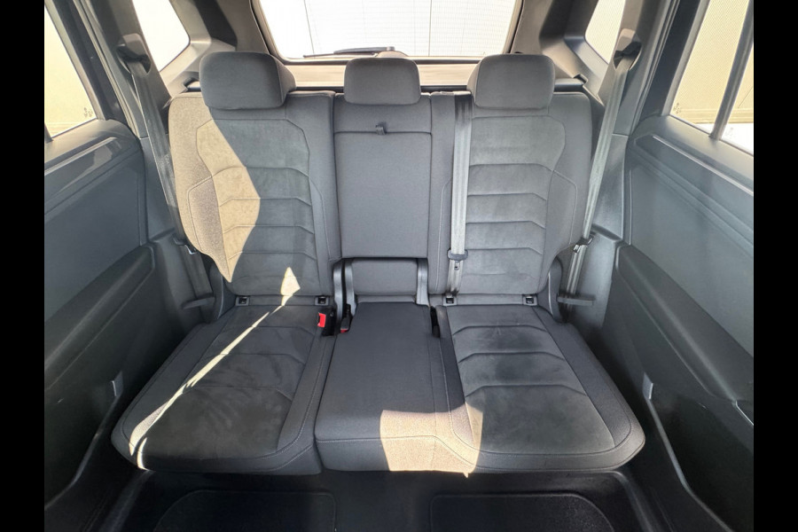 Volkswagen Tiguan Allspace 1.5 TSI * R-Line * Camera * Trekhaak * Visueel Cockpit *