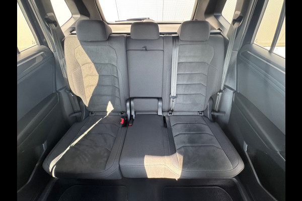 Volkswagen Tiguan Allspace 1.5 TSI * R-Line * Camera * Trekhaak * Visueel Cockpit *