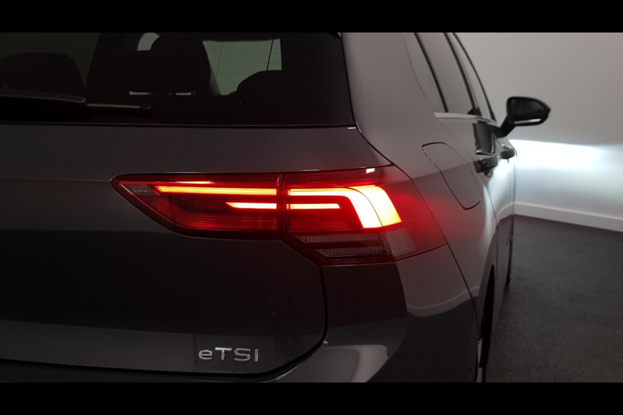 Volkswagen Golf 1.5 eTSI 150pk DSG Style | Navigatie | Climate Control | Camera | Parkeer sensoren | 18" LMV| Led | Keyless entry | Stoelverwarming