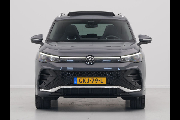 Volkswagen Tiguan 1.5 eTSI R-Line Business Panorama Camera Navigatie Acc 36