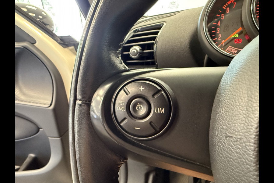 MINI Clubman 1.5 Cooper Pepper Serious Business Navigatie Full-led ClimateControl