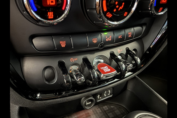 MINI Clubman 1.5 Cooper Pepper Serious Business Navigatie Full-led ClimateControl