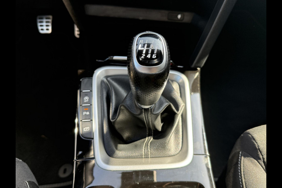Kia Ceed 1.5 T-GDi GT-Line | ZOMERDEALS | ACHTERUITRIJCAMERA | NAVIGATIE SYSTEEM | CLIMATE CONTROL | AFNEEMBARE TREKHAAK |