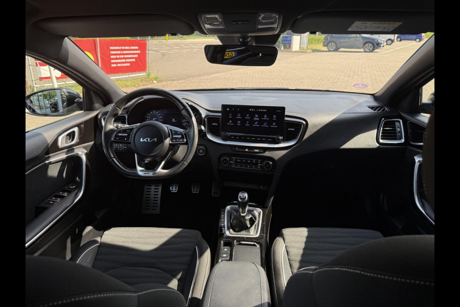 Kia Ceed 1.5 T-GDi GT-Line | ZOMERDEALS | ACHTERUITRIJCAMERA | NAVIGATIE SYSTEEM | CLIMATE CONTROL | AFNEEMBARE TREKHAAK |