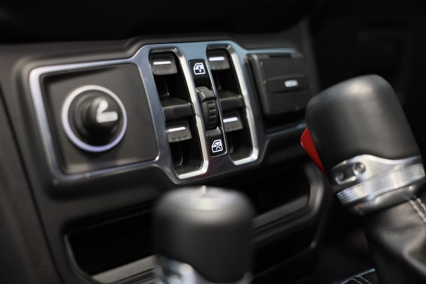 Jeep Wrangler UNLIMITED 4xe 380 Sahara / Sky-One Touch / 360 Camera / Leder / Navi / Ecc / Elek Pakket / Led / Pdc / 18 Inch