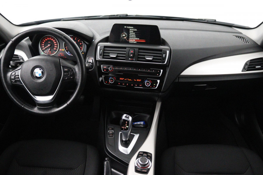BMW 1-serie 118i Corporate Lease Executive (PARKEERSENSOREN, NAVIGATIE, CRUISE CONTROL, AUTOMAAT, NL-AUTO)
