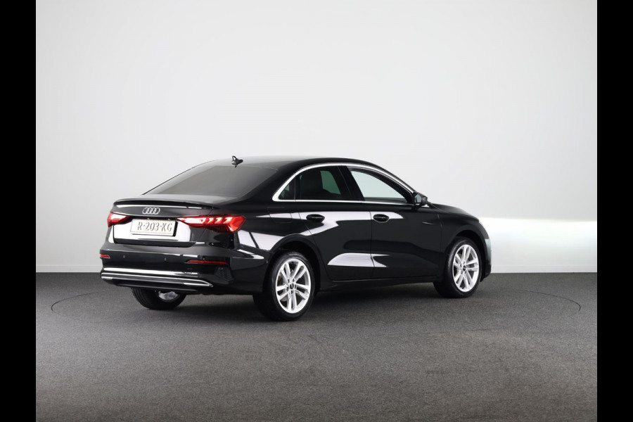 Audi A3 Limousine 30 TFSI Advanced edition 110pk S-tronic | Navigatie | Stoelverwarming | 17 inch lichtmetalen velgen | Parkeerassistent | Climatronic