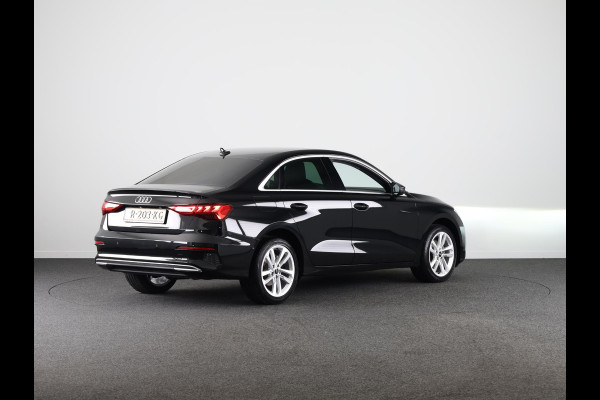 Audi A3 Limousine 30 TFSI Advanced edition 110pk S-tronic | Navigatie | Stoelverwarming | 17 inch lichtmetalen velgen | Parkeerassistent | Climatronic