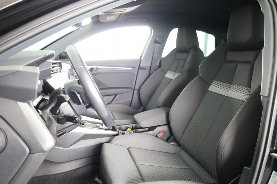 Audi A3 Limousine 30 TFSI Advanced edition 110pk S-tronic | Navigatie | Stoelverwarming | 17 inch lichtmetalen velgen | Parkeerassistent | Climatronic