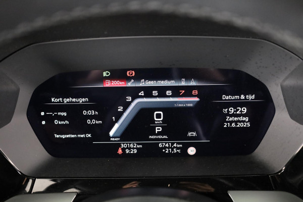 Audi A3 Limousine 30 TFSI Advanced edition 110pk S-tronic | Navigatie | Stoelverwarming | 17 inch lichtmetalen velgen | Parkeerassistent | Climatronic