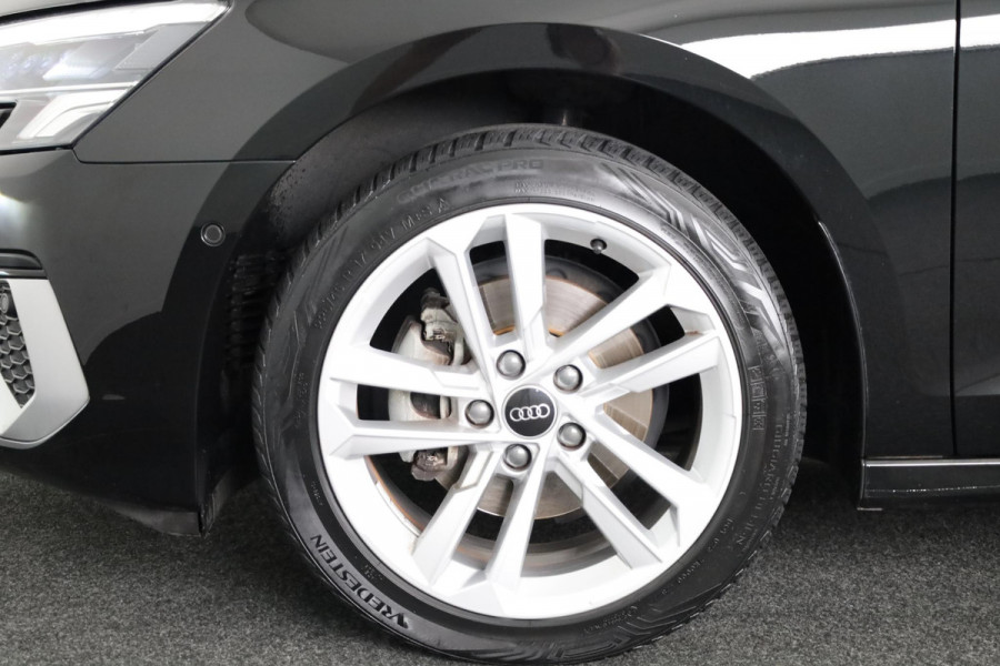 Audi A3 Limousine 30 TFSI Advanced edition 110pk S-tronic | Navigatie | Stoelverwarming | 17 inch lichtmetalen velgen | Parkeerassistent | Climatronic
