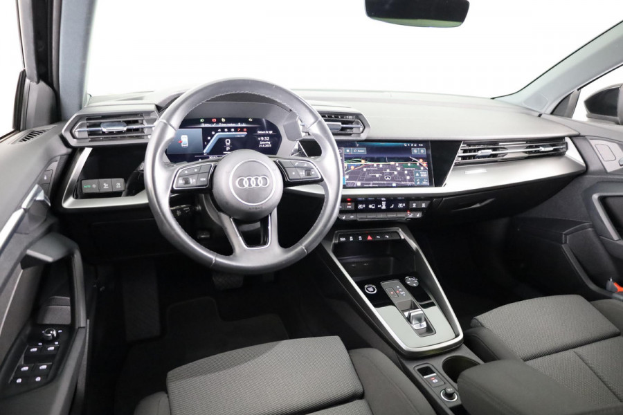 Audi A3 Limousine 30 TFSI Advanced edition 110pk S-tronic | Navigatie | Stoelverwarming | 17 inch lichtmetalen velgen | Parkeerassistent | Climatronic