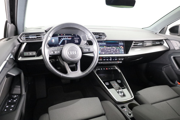 Audi A3 Limousine 30 TFSI Advanced edition 110pk S-tronic | Navigatie | Stoelverwarming | 17 inch lichtmetalen velgen | Parkeerassistent | Climatronic