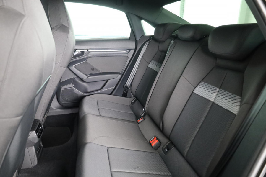 Audi A3 Limousine 30 TFSI Advanced edition 110pk S-tronic | Navigatie | Stoelverwarming | 17 inch lichtmetalen velgen | Parkeerassistent | Climatronic