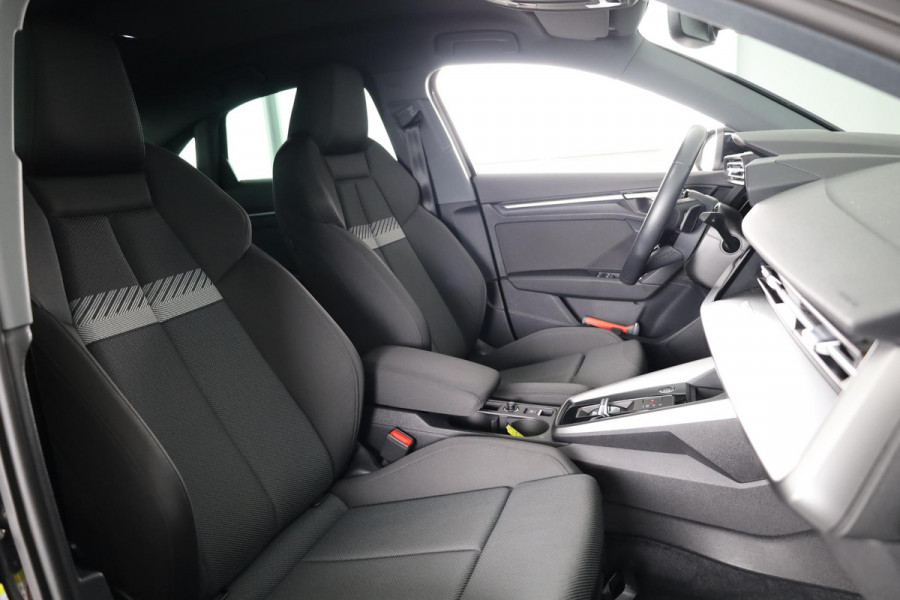 Audi A3 Limousine 30 TFSI Advanced edition 110pk S-tronic | Navigatie | Stoelverwarming | 17 inch lichtmetalen velgen | Parkeerassistent | Climatronic