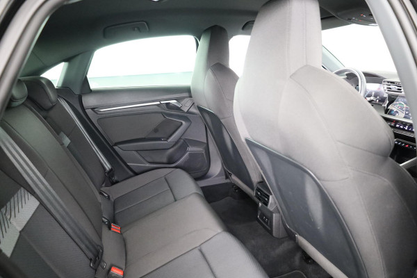 Audi A3 Limousine 30 TFSI Advanced edition 110pk S-tronic | Navigatie | Stoelverwarming | 17 inch lichtmetalen velgen | Parkeerassistent | Climatronic