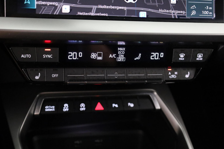 Audi A3 Limousine 30 TFSI Advanced edition 110pk S-tronic | Navigatie | Stoelverwarming | 17 inch lichtmetalen velgen | Parkeerassistent | Climatronic