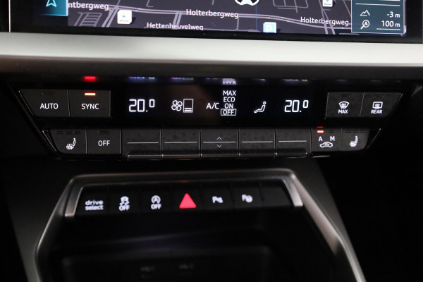 Audi A3 Limousine 30 TFSI Advanced edition 110pk S-tronic | Navigatie | Stoelverwarming | 17 inch lichtmetalen velgen | Parkeerassistent | Climatronic