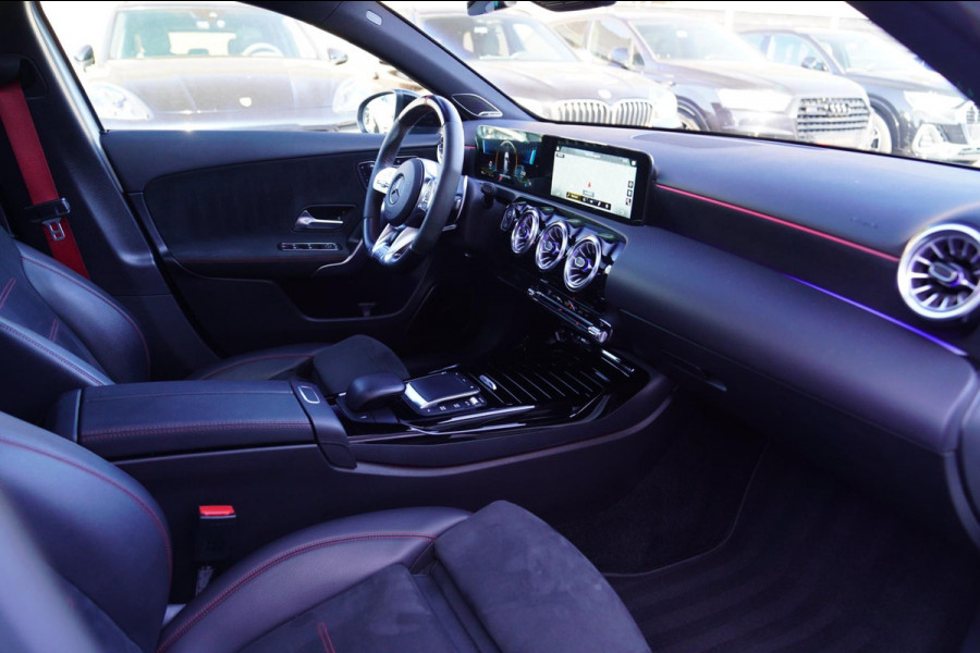 Mercedes-Benz A-Klasse AMG 45 4MATIC+ Premium Plus | Panorama | Sterrenhemel | Sport uitlaat | Burmester | Luxe leder/Alcantara |