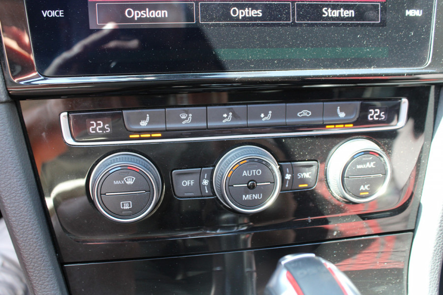 Volkswagen Golf 2.0 TSI GTI TCR 290pk DSG7 Panoramadak Clima Cruise Navi Camera DynAudio Keyless Zwarte 19"LMV