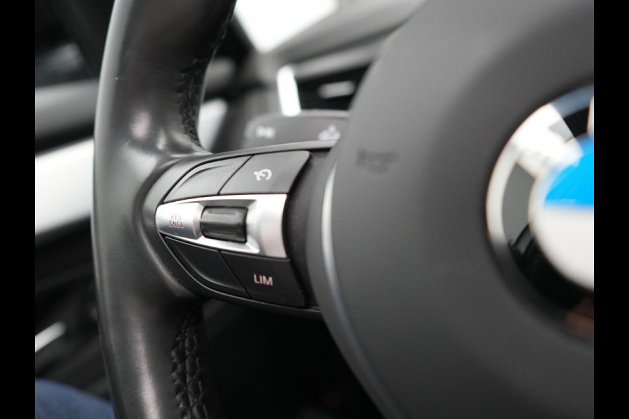 BMW 2 Serie Active Tourer 225xe iPerformance Sportline Plug In Hybrid 225pk PHEV | Panodak | Sportstoelen Memory | Camera | Stoelverwarming | Navi Full Map | Keyless | LED |