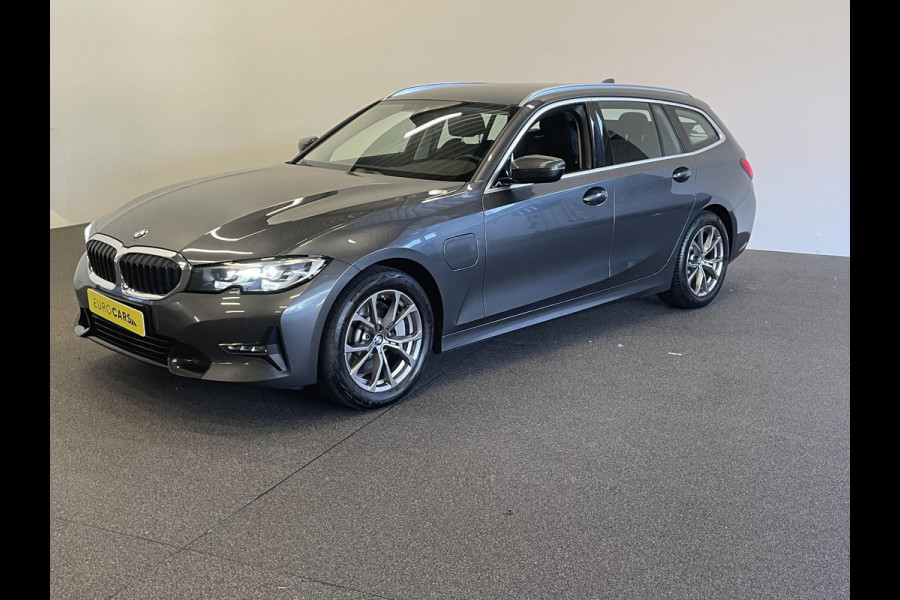 BMW 3 Serie Touring 330e 292PK Sportline Aut-8 Leder Vernasca Ambiente Verlichting Trekhaak PDC VA Navi Cruise Control Live cockpit Plus
