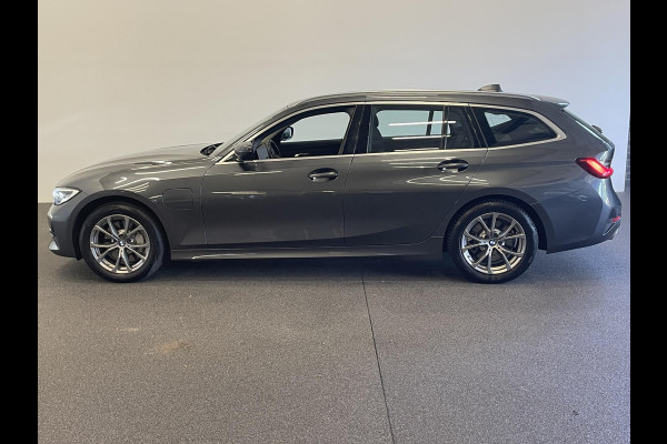BMW 3 Serie Touring 330e 292PK Sportline Aut-8 Leder Vernasca Ambiente Verlichting Trekhaak PDC VA Navi Cruise Control Live cockpit Plus