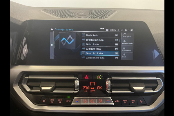 BMW 3 Serie Touring 330e 292PK Sportline Aut-8 Leder Vernasca Ambiente Verlichting Trekhaak PDC VA Navi Cruise Control Live cockpit Plus