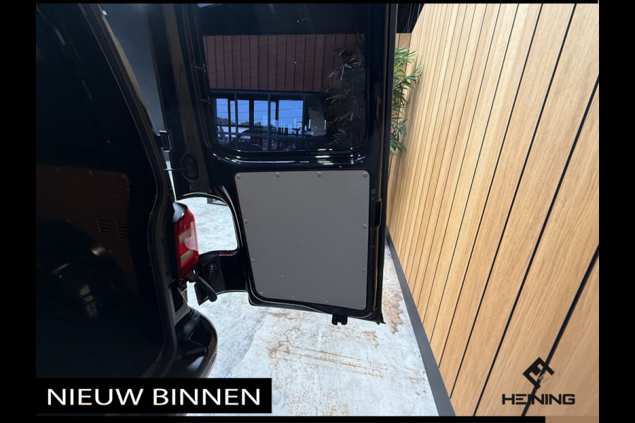 Volkswagen Transporter 2.0 TDI L2H1 DC Comfortline Plus 150 PK DSG