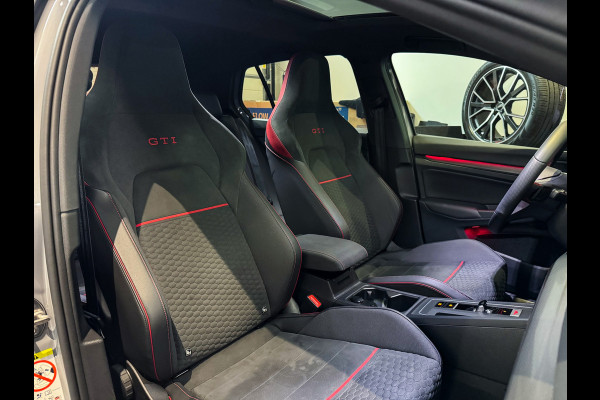 Volkswagen Golf 2.0 TSI GTI Clubsport 45 Jahre Edition Pano|Akra|H/K|Camera|