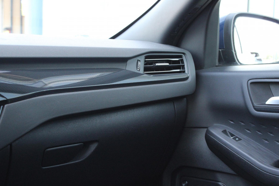 Ford Kuga 2.5 PHEV ST-Line X |  Trekhaak | Panoramadak | elektrische achterklep | Adaprive Cruise control | dodehoeksensoren | camera | head up display | adaptive LED